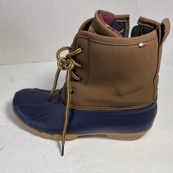 New Tommy Hilfiger Ryan Duck Boots Blue and Cognac size 5 - Picture 4 of 10